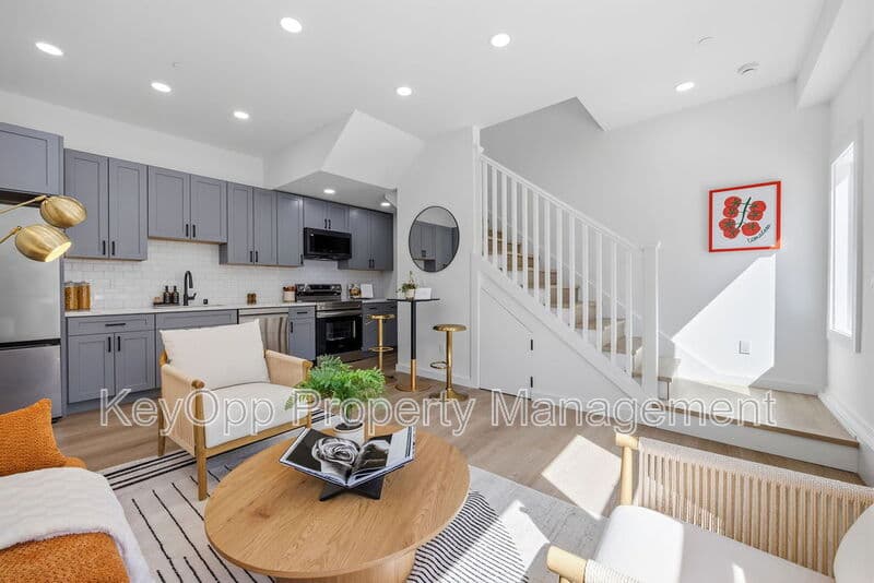 San Francisco Condo: 2730 23rd Street