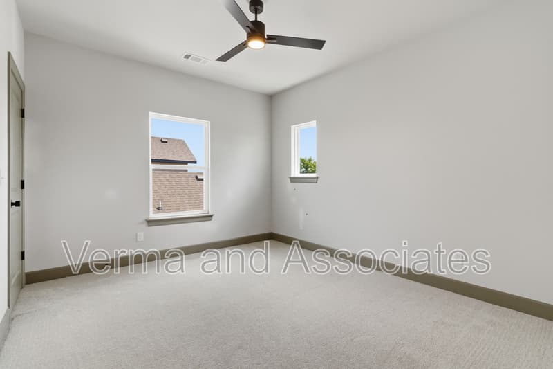 Centerton House: 1061 Whistler St
