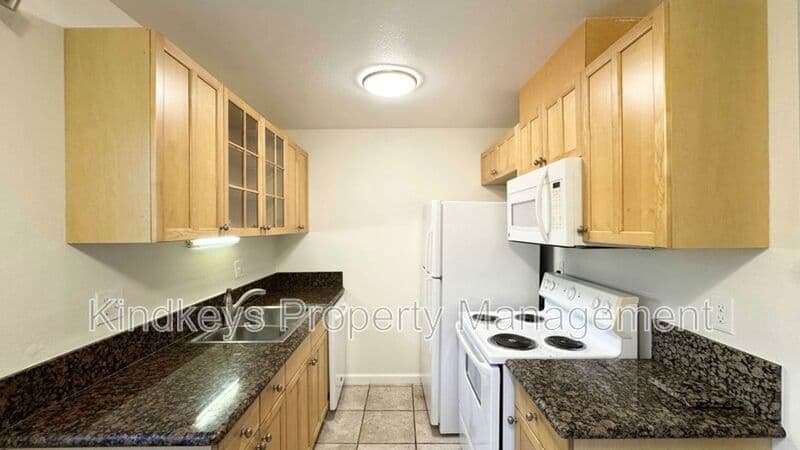 San Diego Condo: 7791 Linda Vista