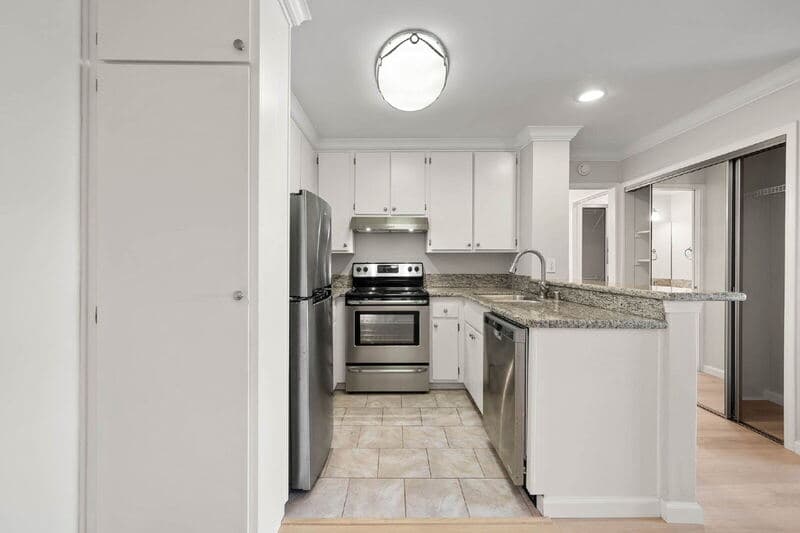 San Diego Condo: 1855 Diamond St