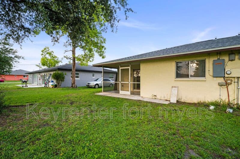 Cape Coral House: 4406 Santa Barbara Blvd