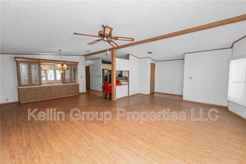 Lakeland House: 1706 Fox Hill Dr