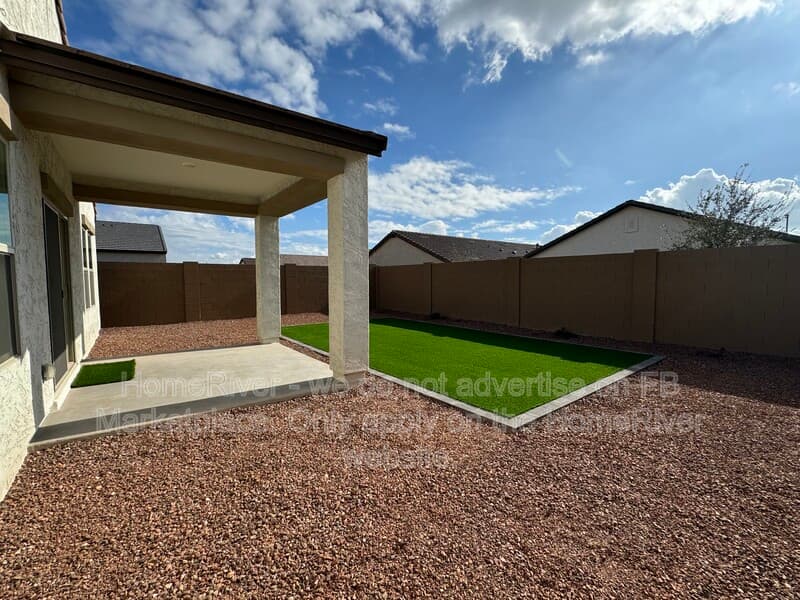 Buckeye House: 23467 W Albeniz Pl