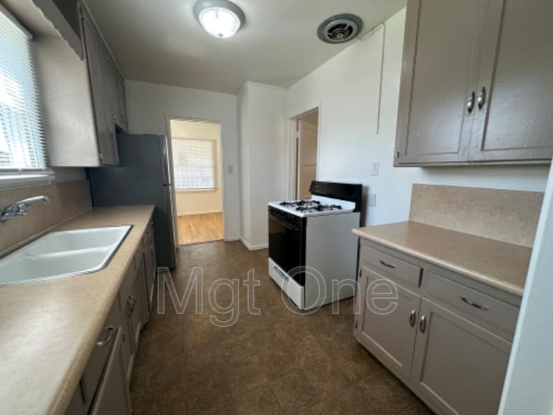 Riverside House: 4406 Kansas Ave.