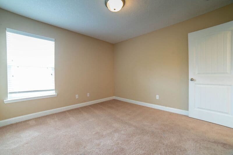 Hinesville House: 211 Augusta Way