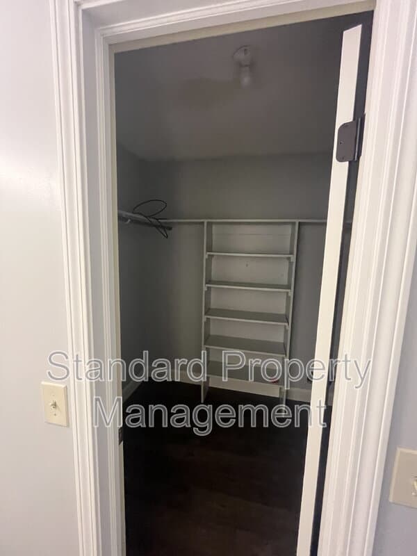 Rochester House: 43 Applewood Drive