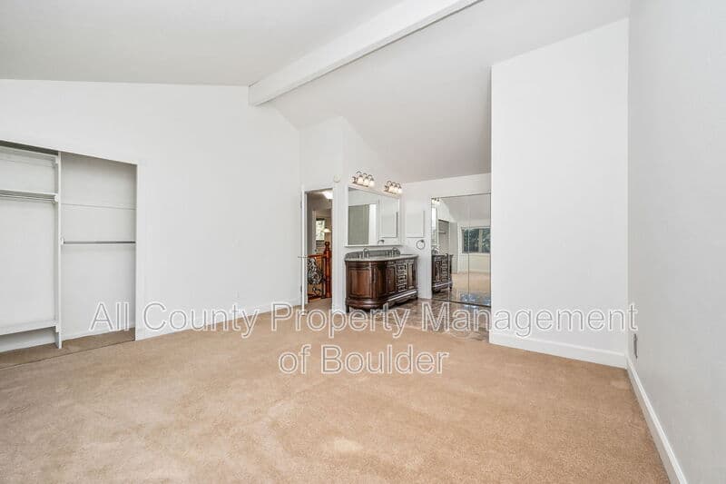 Boulder House: 4453 Pali Way