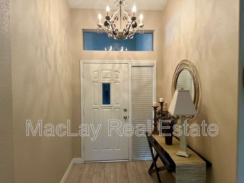 Sun Lakes House: 23724 S Pleasant Way