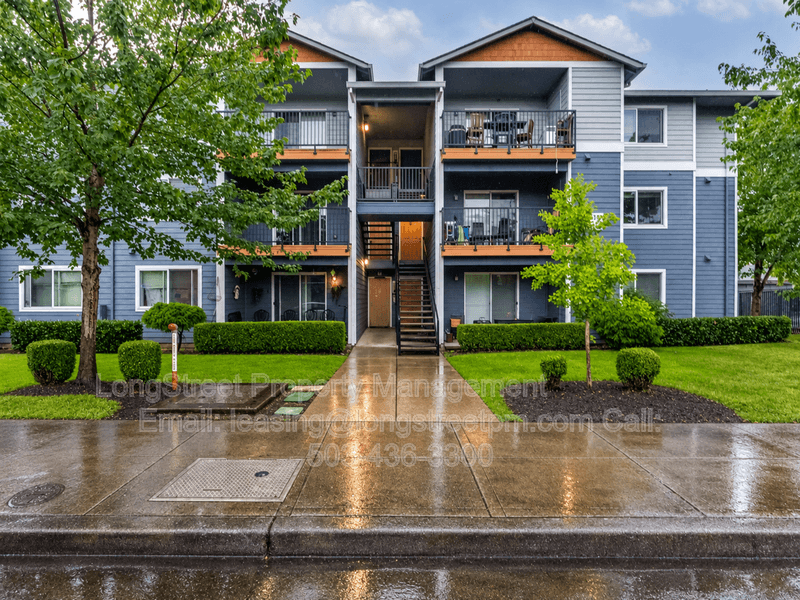 Portland Apartment: 8310 SE Rhine St