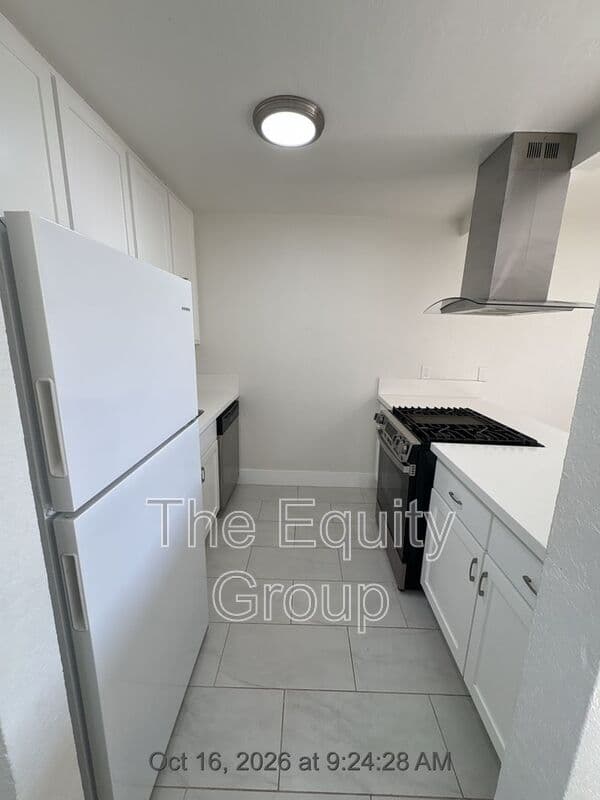 Visalia House: 3515 W Campus Ave -1
