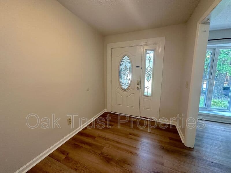 Summerville House: 213 Jimbo Road