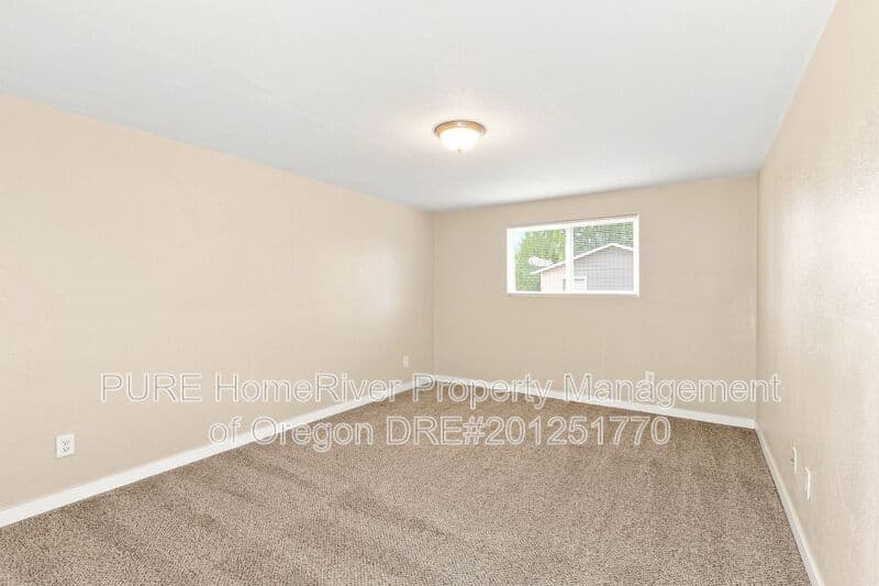 Portland Condo: 10806 NE Prescott Street