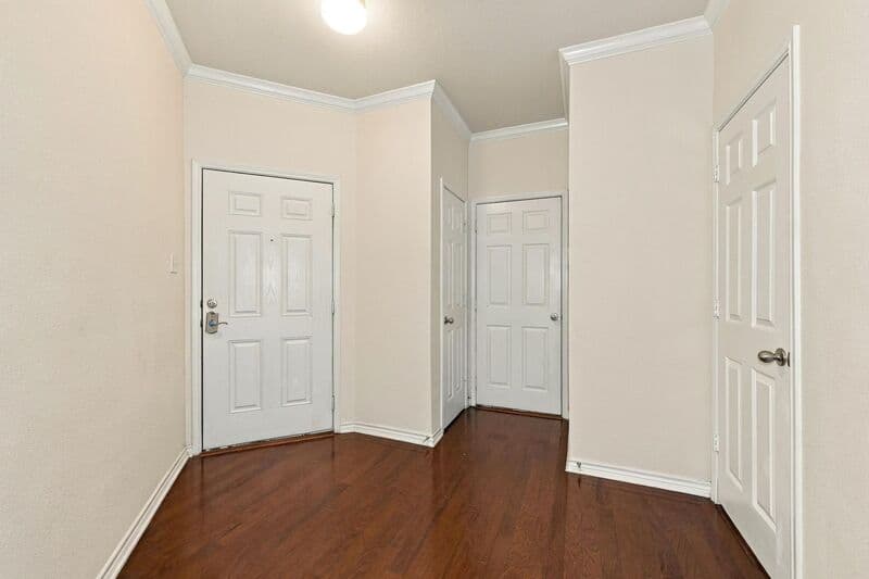 The Colony House: 5972 Clearwater Dr