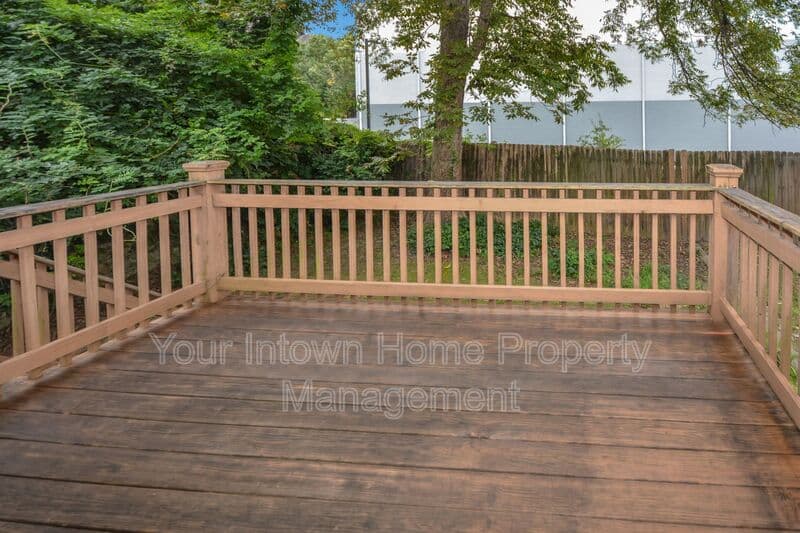 Atlanta House: 619 Cooledge Ave NE