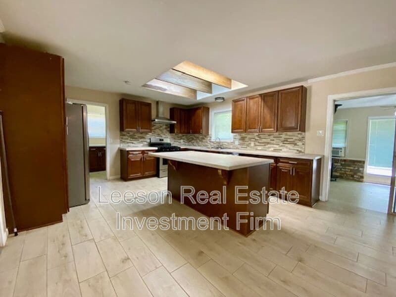 Bossier City House: 2320 Melrose Ave