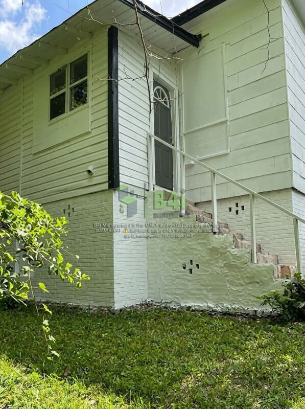 LaGrange House: 114 McGee Street
