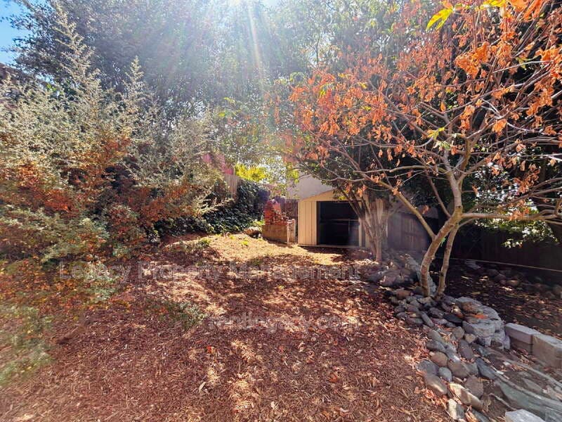 Crockett House: 653 Alhambra Street