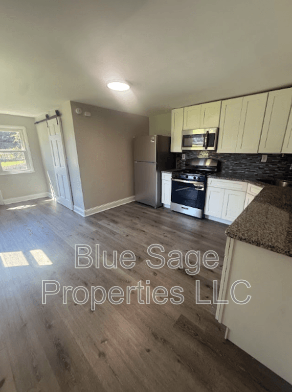 Marcus Hook Townhome: 800-818 Main St