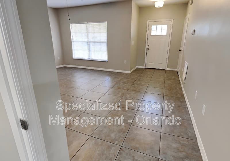 Saint Cloud House: 3334 Kelsey Ln