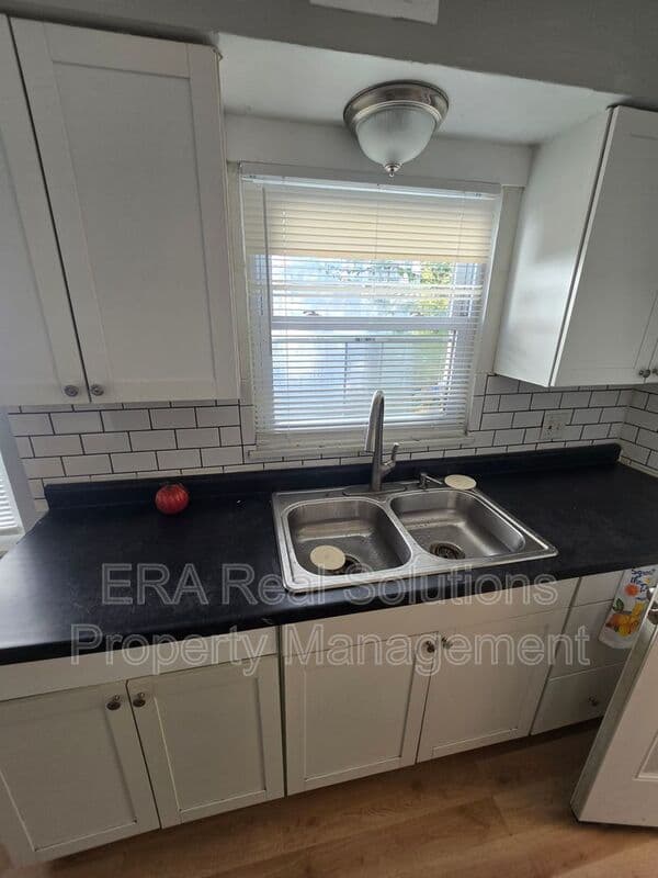 Columbus Condo: 112 COLUMBIAN AVE- A
