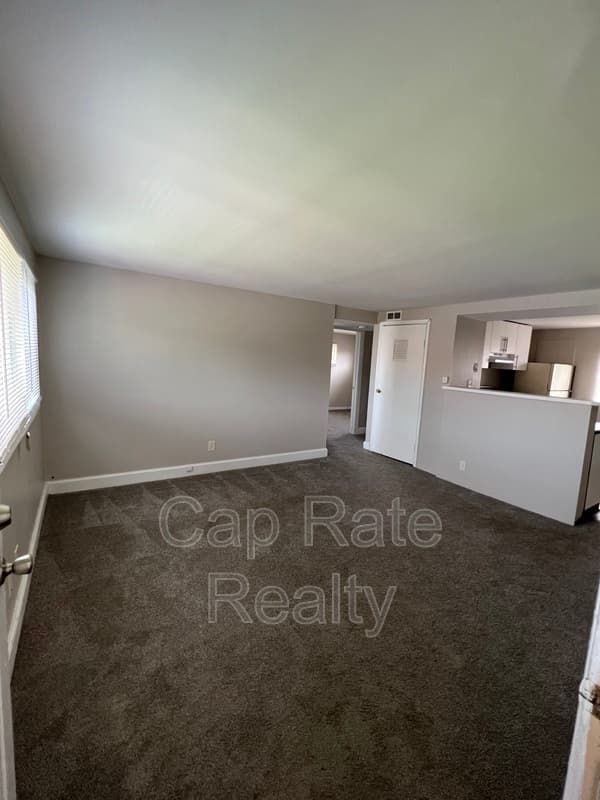 Columbus House: 3632 Cushing Dr