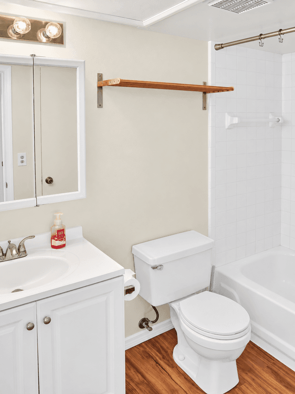 Altamonte Springs Condo: 305 Lakepointe Drive
