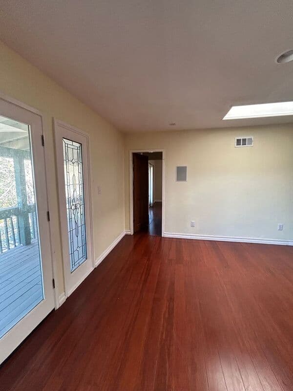 La Mesa House: 4040 Yale Ave