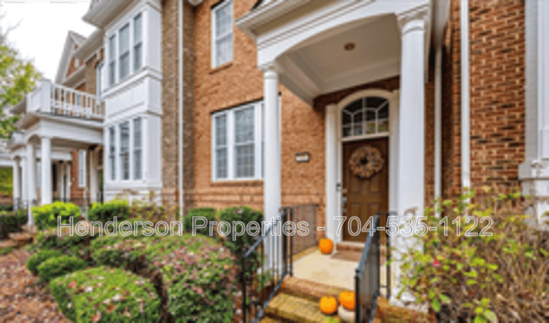 Fort Mill House: 920 Lyndley Dr