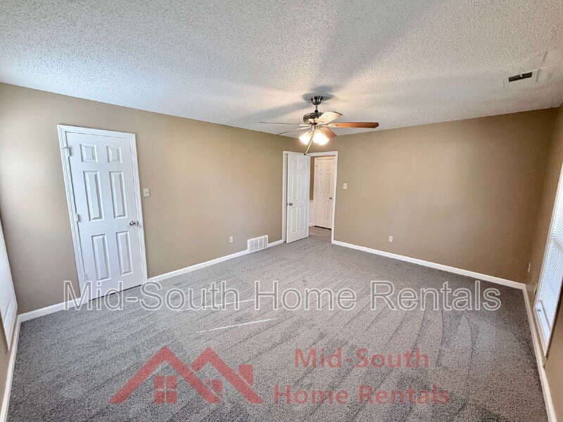 Memphis House: 5667 Crievewood Dr