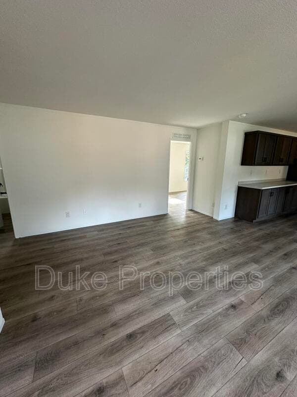 Utica House: 411 Donegal Drive