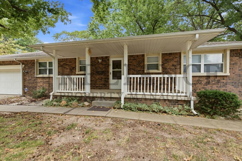 Haysville House: 428 Peach Tree Lane