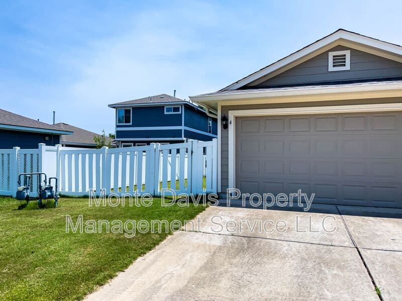 Cedar Park House: 601 Cherry Creek Drive