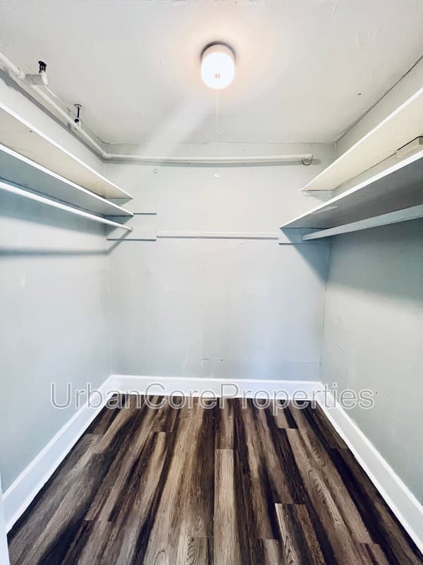 St. Petersburg Condo: 236 10th Ave NE