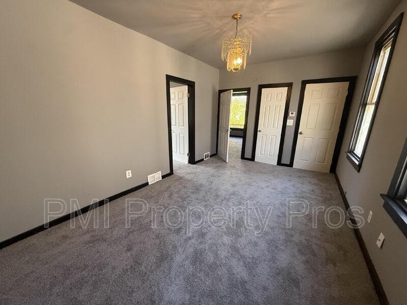 Milwaukee Condo: 3127 West Garfield Avenue