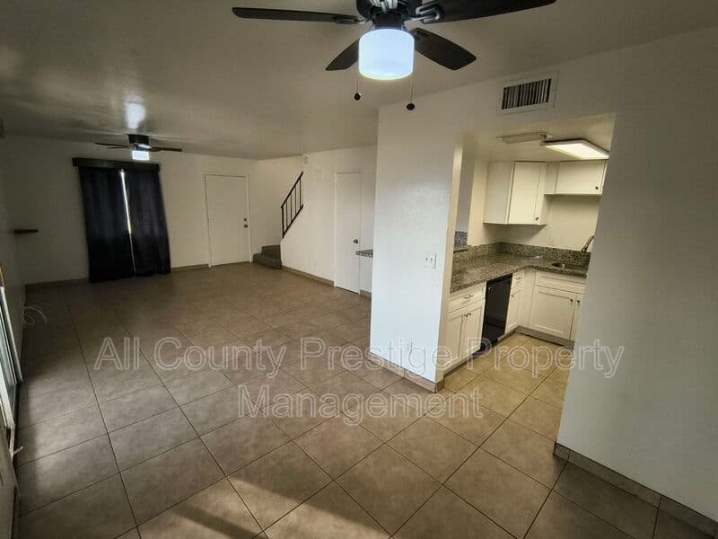 Glendale Townhome: 7524 N 47th Dr.