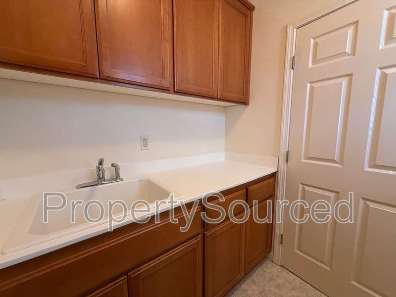 Tracy House: 2099 Frank Blondin Lane