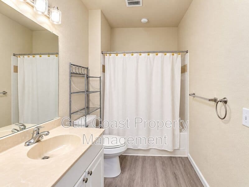 Bradenton Condo: 210 3rd Street West