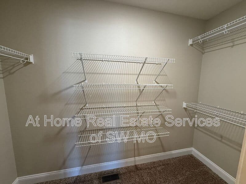 Springfield House: 5570 W Sugar Pine