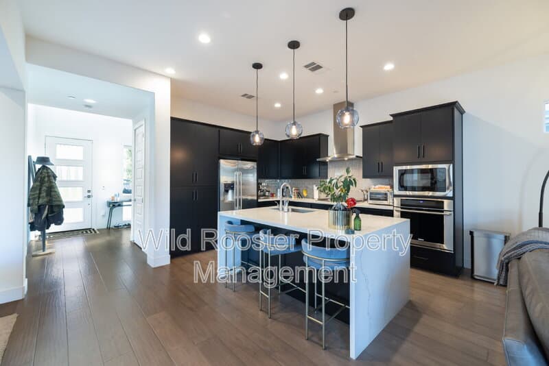 Sacramento House: 3500 Forney Way