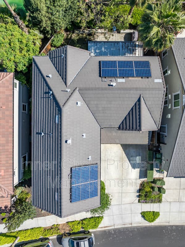 Brentwood House: 376 Bougainvilla Drive