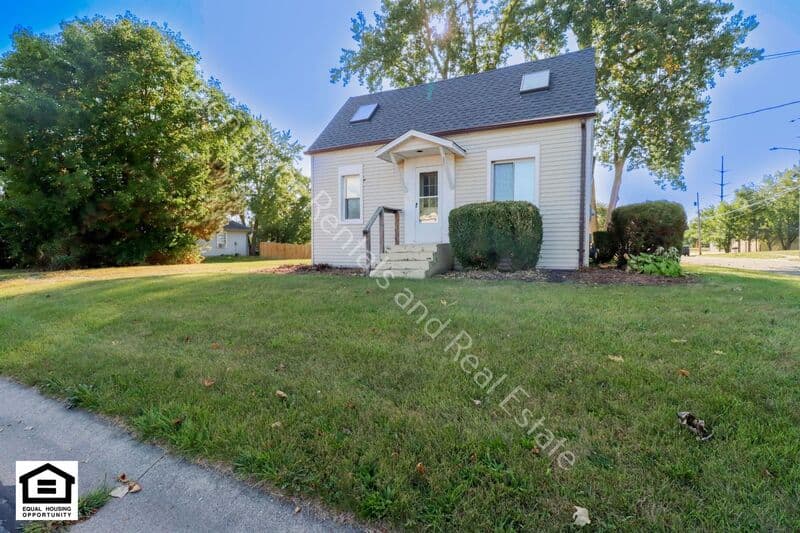 Auburn House: 1801 Dallas st