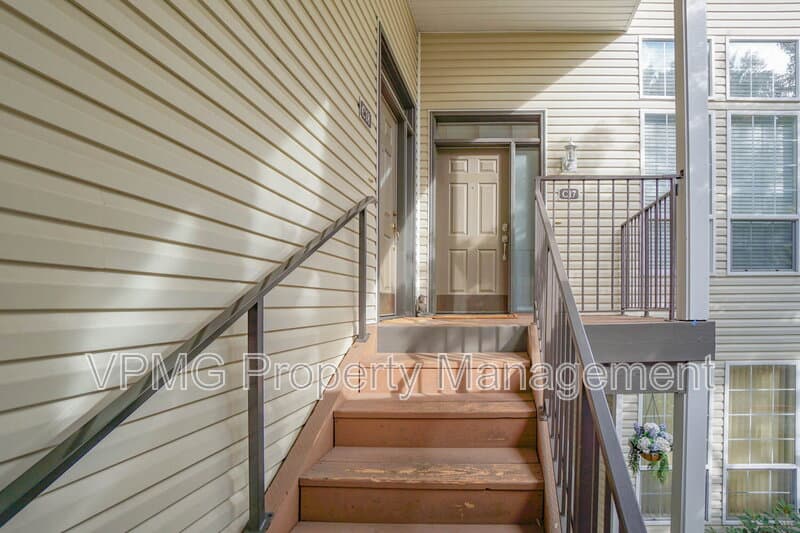 Vancouver Condo: 13210 SE 7th St