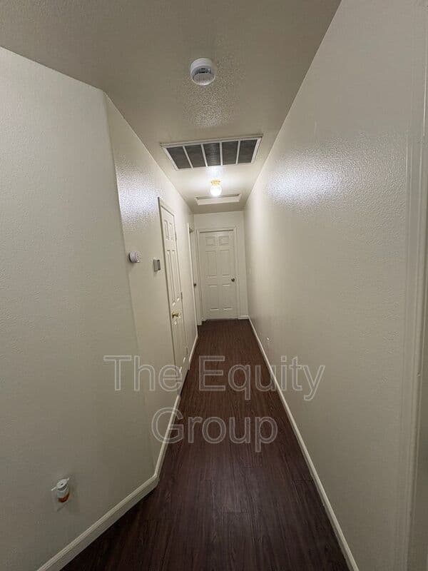 Visalia House: 1747 West Connelly Ave