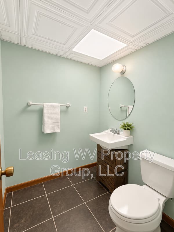 Milton House: 2213 Avinell Drive