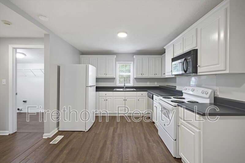 Augusta House: 2140 Veterans Drive
