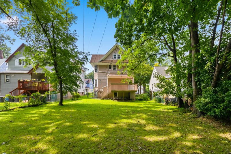 Montclair House: 99 Lincoln Street