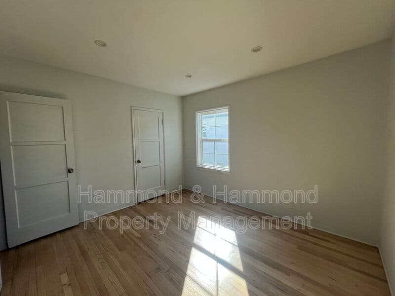 North Hollywood Condo: 11685 Chandler Blvd.