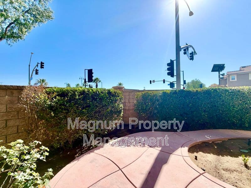Murrieta House: 35792 Hazelhurst St