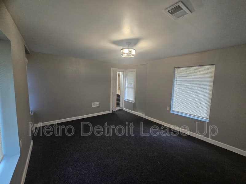 Detroit House: 16433 Manning Street