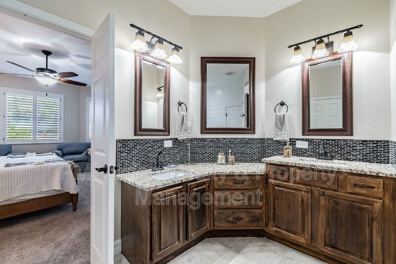 Apollo Beach House: 539 Treviso Dr